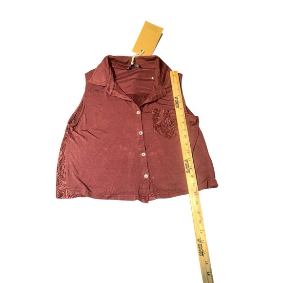 Pol Burgundy Crop‎ Sleeveless Top With Lace Back And Front Pocket Size Small - Picture 8 of 11